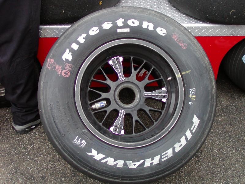 Bourdais tests experimental LED IndyCar wheels (Update) - AutoRacing1.com