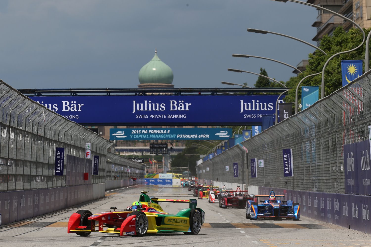 di Grassi leads