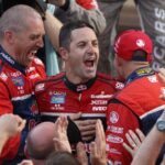 Jamie Whincup celebrates his 7th title with his crew