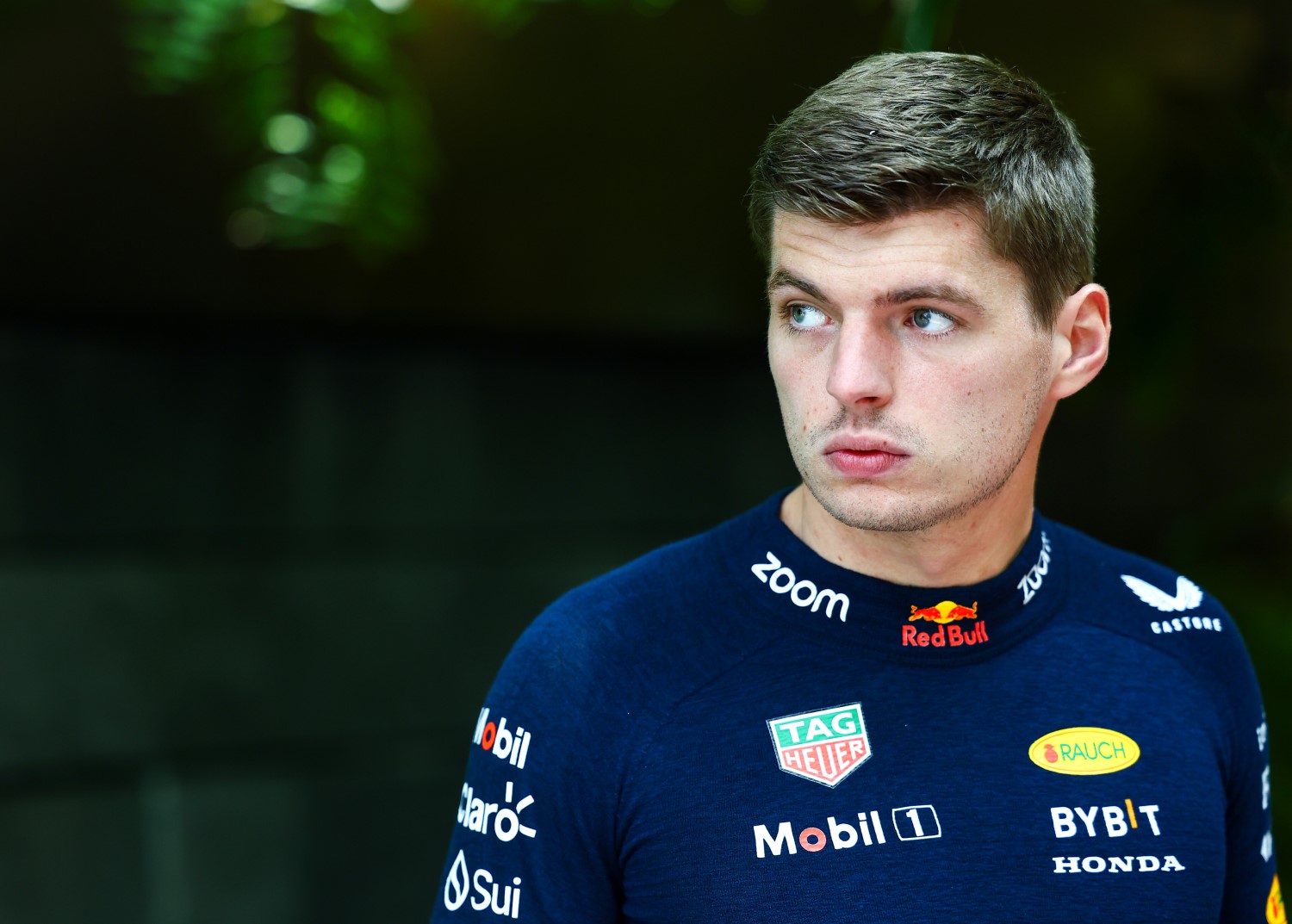 Max Verstappen of the Netherlands and Oracle Red Bull Racing looks on in the Paddock during previews ahead of the F1 Grand Prix of Singapore at Marina Bay Street Circuit on September 14, 2023 in Singapore, Singapore. (Photo by Mark Thompson/Getty Images) // Getty Images / Red Bull Content Pool