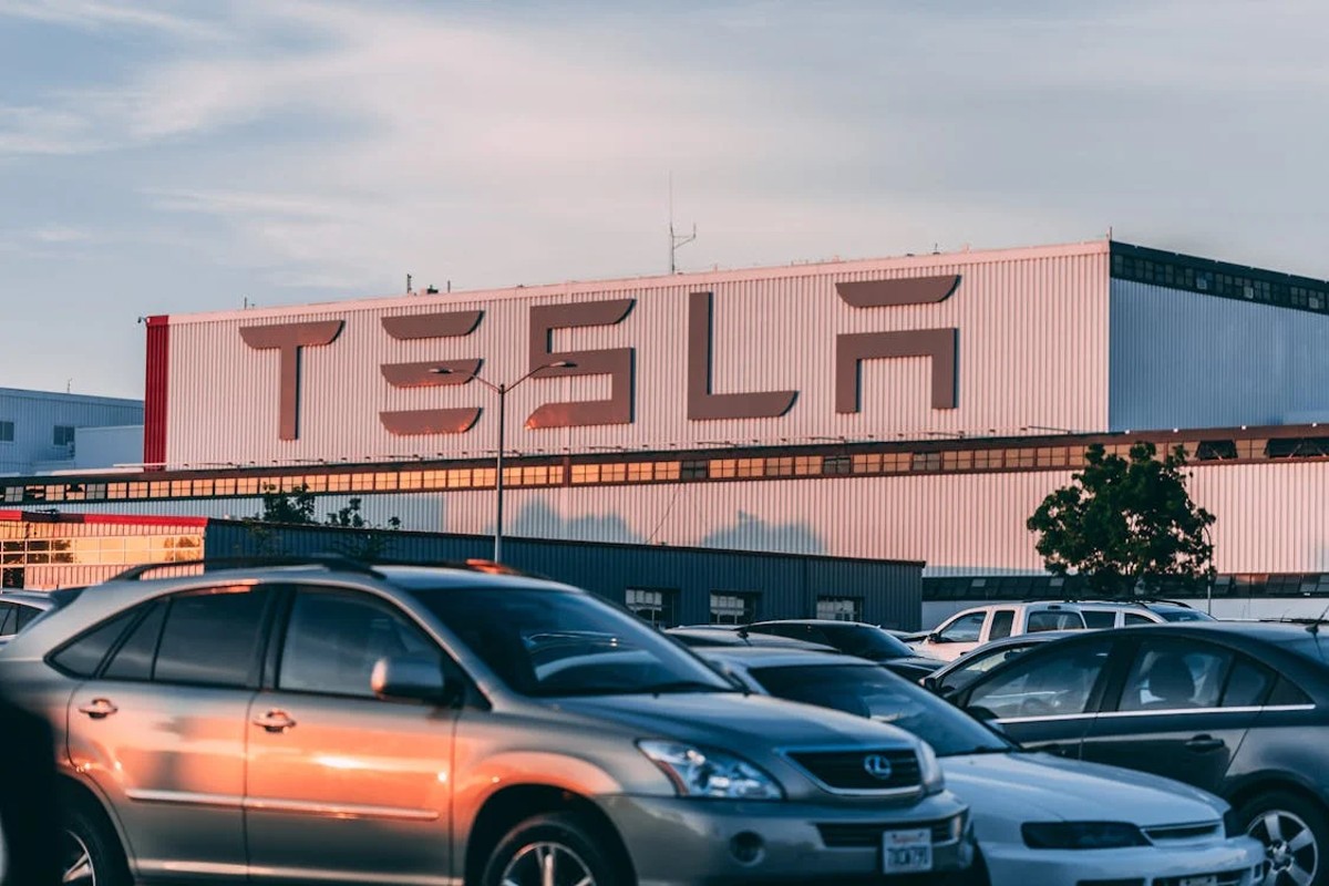 Tesla Plant. Photo by Craig Adderley from Pexels