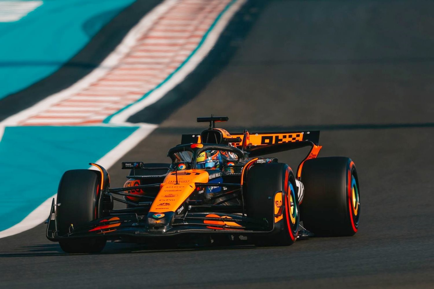 Oscar Piastri, McLaren MCL38 during the Abu Dhabi GP at Yas Marina Circuit on Friday December 06, 2024 in Abu Dhabi, United Arab Emirates. (Photo by Glenn Dunbar / LAT Images)