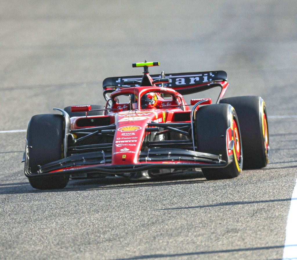Carlos Sainz Jr. testing in Bahrain