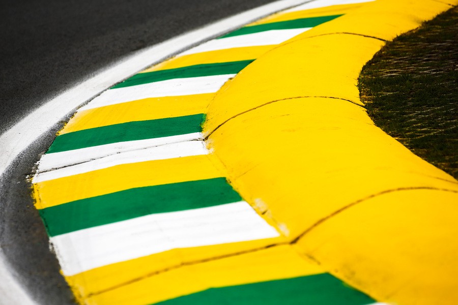 Interlagos Curbing