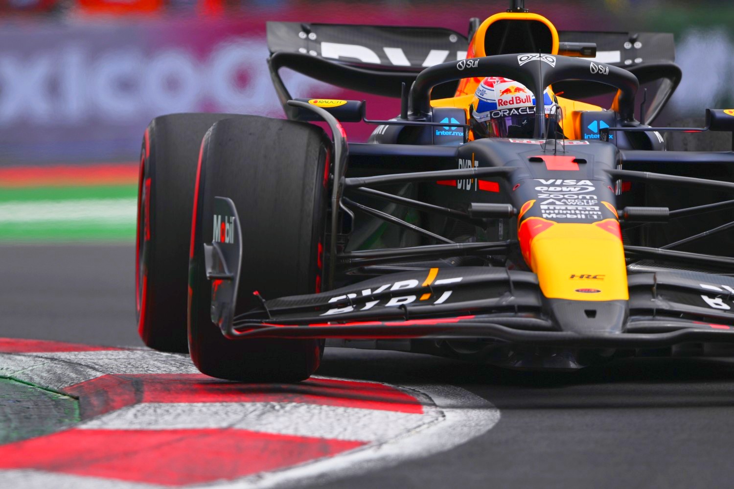 Max Verstappen of the Netherlands driving the (1) Oracle Red Bull Racing RB20 on track during final practice ahead of the F1 Grand Prix of Mexico at Autodromo Hermanos Rodriguez on October 26, 2024 in Mexico City, Mexico. (Photo by Rudy Carezzevoli/Getty Images) // Getty Images / Red Bull Content Pool