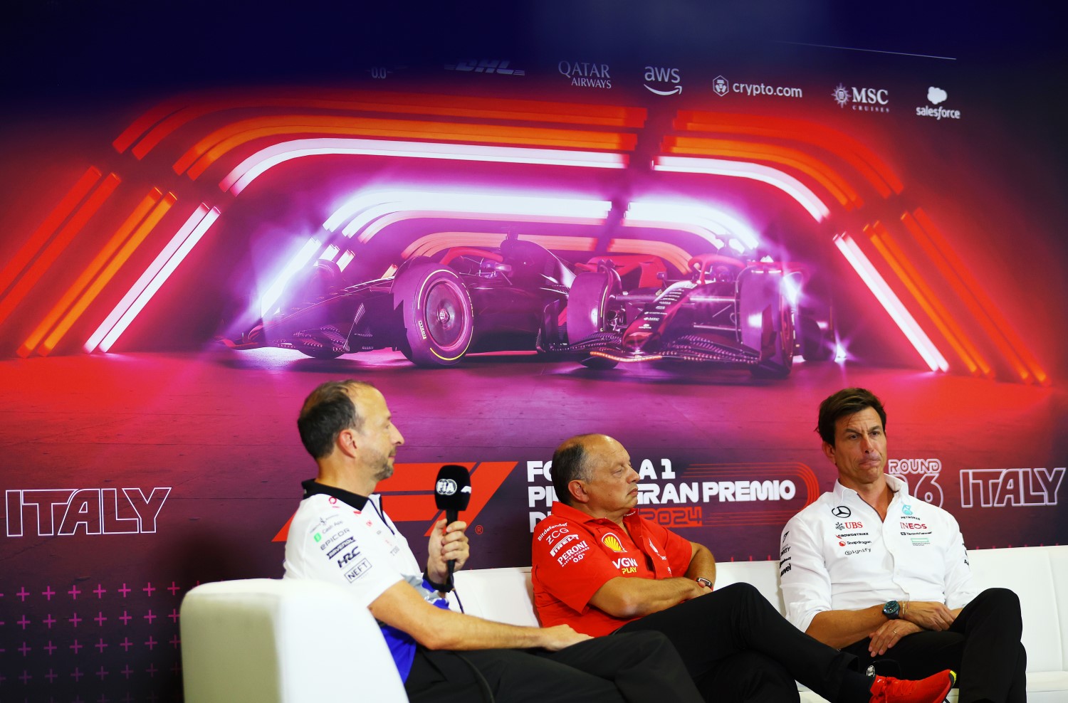 (L-R) Peter Bayer, CEO of Visa Cash App RB, Ferrari Team Principal Frederic Vasseur, and Mercedes GP Executive Director Toto Wolff attend the Team Principals Press Conference during practice ahead of the F1 Italian GP at Autodromo Nazionale Monza on August 30, 2024 in Monza, Italy. (Photo by Bryn Lennon/Getty Images) // Getty Images / Red Bull Content Pool