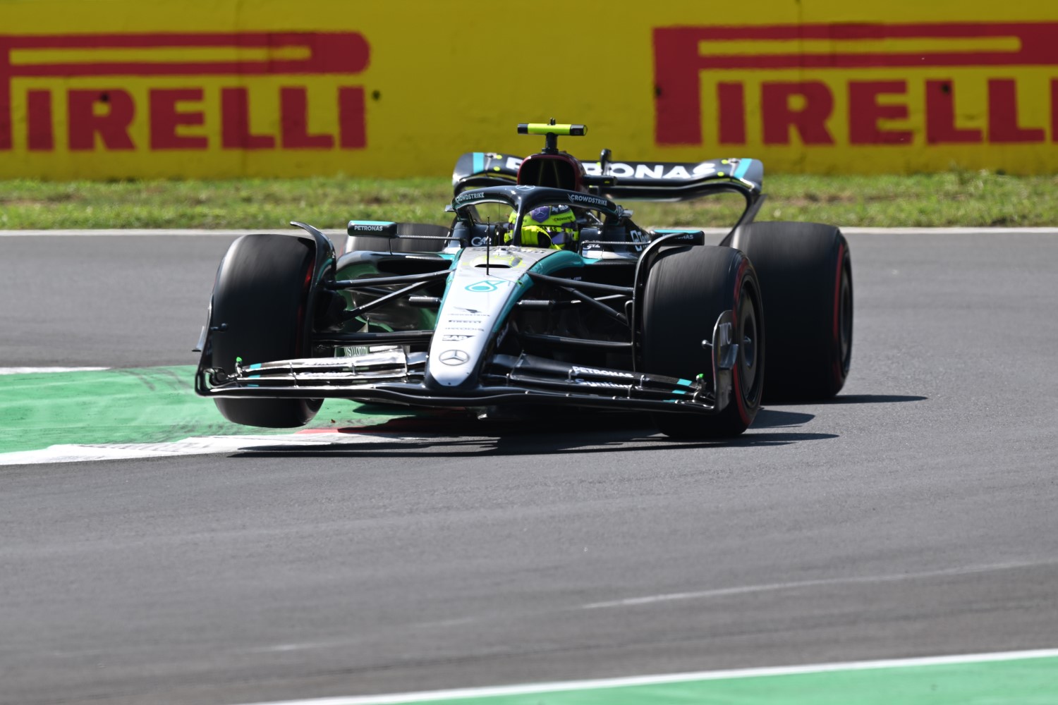 Lewis Hamilton, Mercedes F1 W15 during the Italian GP at Autodromo Nazionale Monza on Friday August 30, 2024 in Monza, Italy. (Photo by Sam Bagnall / LAT Images)