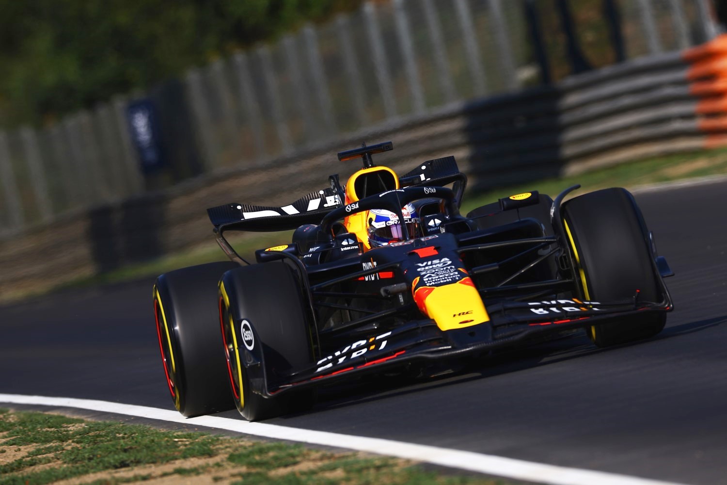 Max Verstappen of the Netherlands driving the (1) Oracle Red Bull Racing RB20 on track during practice ahead of the F1 Grand Prix of Italy at Autodromo Nazionale Monza on August 30, 2024 in Monza, Italy. (Photo by Mark Thompson/Getty Images) // Getty Images / Red Bull Content Pool