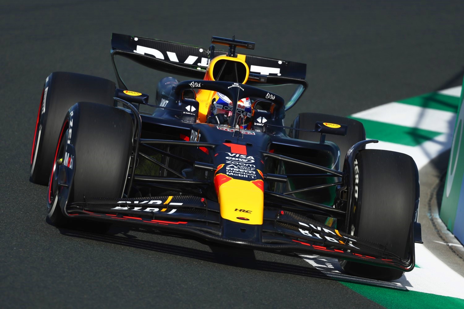 Max Verstappen of the Netherlands driving the (1) Oracle Red Bull Racing RB20 on track during practice ahead of the F1 Grand Prix of Saudi Arabia at Jeddah Corniche Circuit on March 07, 2024 in Jeddah, Saudi Arabia. (Photo by Clive Rose/Getty Images) // Getty Images / Red Bull Content Pool