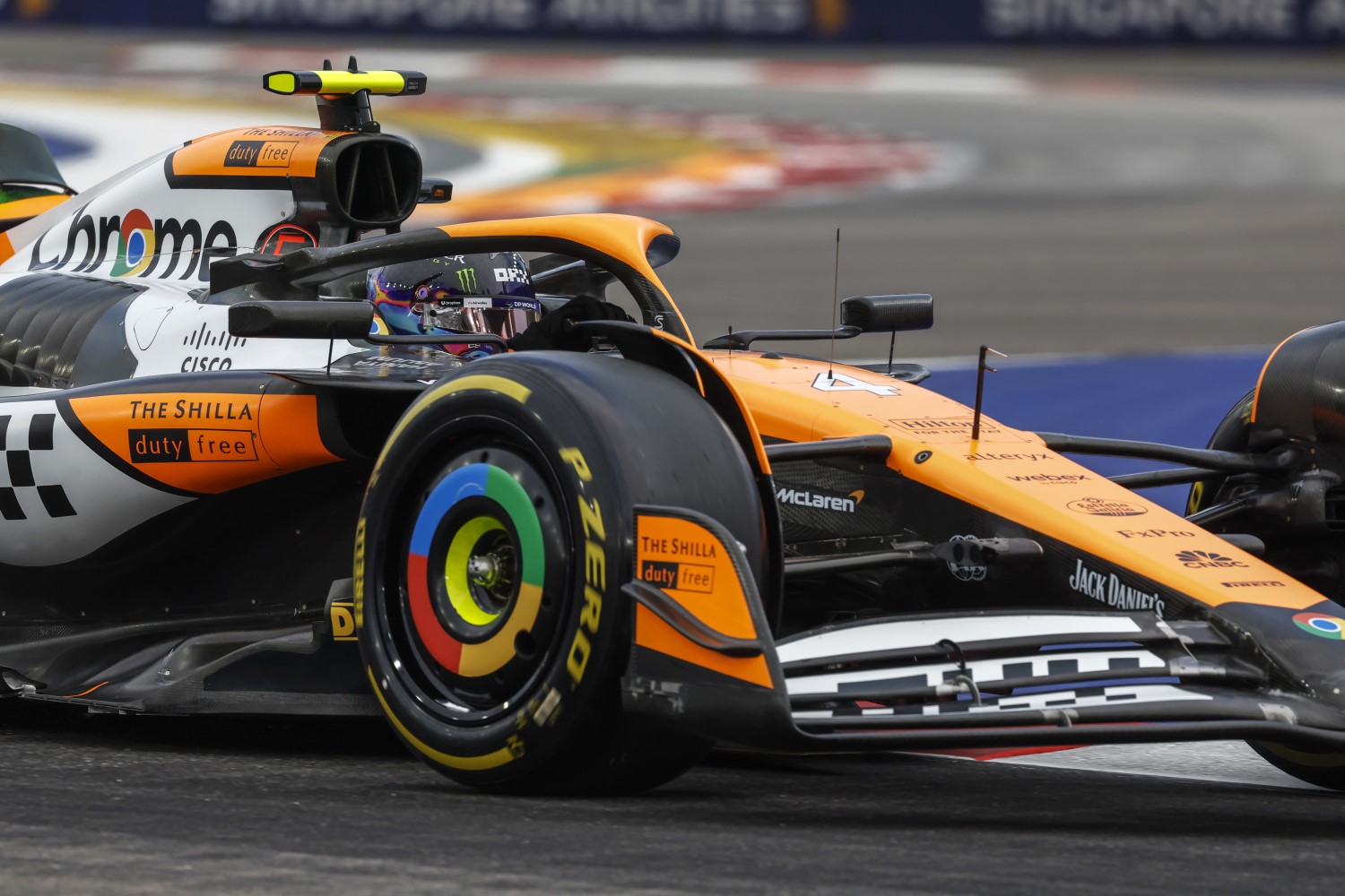 Lando Norris, McLaren MCL38 during the Singapore GP at Marina Bay Street Circuit on Friday September 20, 2024 in Singapore, Singapore. (Photo by Glenn Dunbar / LAT Images)