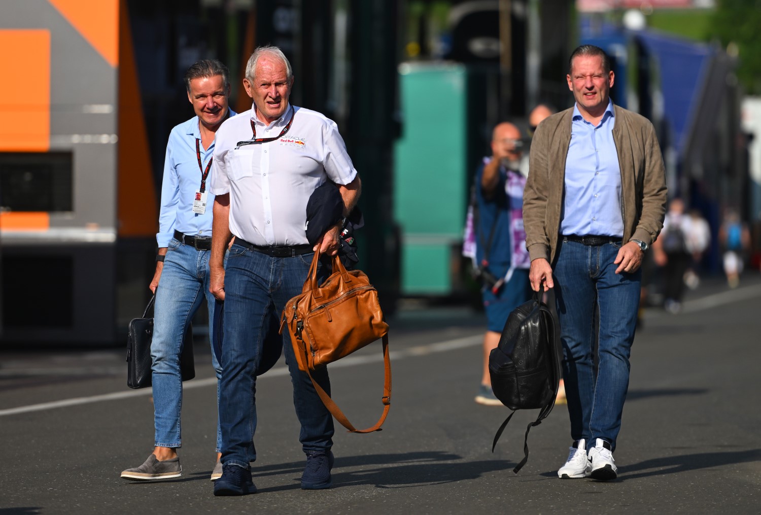 Oracle Red Bull Racing Team Consultant Dr Helmut Marko walks in the Paddock with Jos Verstappen and Raymond Vermeulen, Manager of Max Verstappen prior to practice ahead of the F1 Grand Prix of Austria at Red Bull Ring on June 28, 2024 in Spielberg, Austria. (Photo by Rudy Carezzevoli/Getty Images) // Getty Images / Red Bull Content Pool