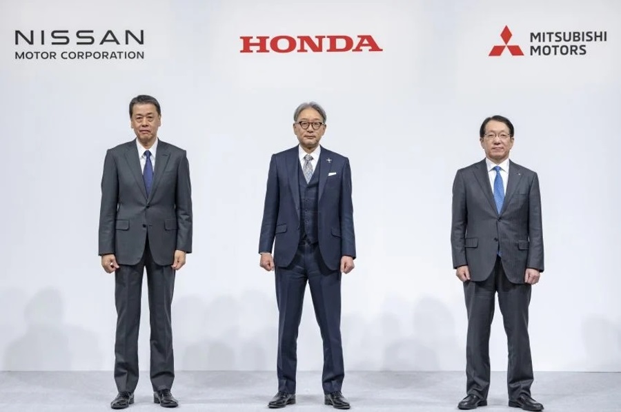 L to R: Nissan Director, President, CEO, and Representative Executive Officer Makoto Uchida, Honda Director and Representative Executive Officer Toshihiro Mibe and Mitsubishi Motors CEO Takato Kato