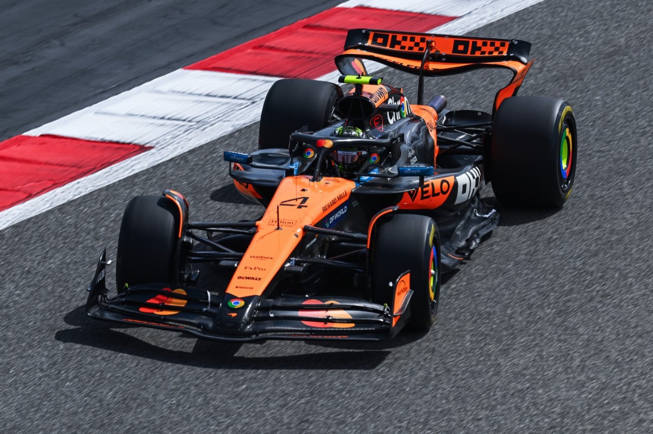 Lando Norris of Great Britain driving the (4) McLaren MCL39 Mercedes on track during day three of F1 Testing at Bahrain International Circuit on February 28, 2025 in Bahrain, Bahrain. (Photo by Clive Mason/Getty Images for Pirelli)