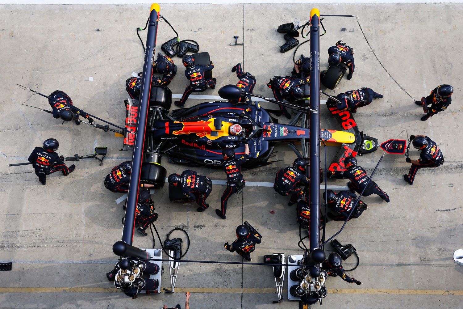 Max Verstappen of the Netherlands driving the (1) Oracle Red Bull Racing RB21 makes a pitstop during the F1 Grand Prix of China at Shanghai International Circuit on March 23, 2025 in Shanghai, China. (Photo by Mark Thompson/Getty Images) // Getty Images / Red Bull Content Pool /