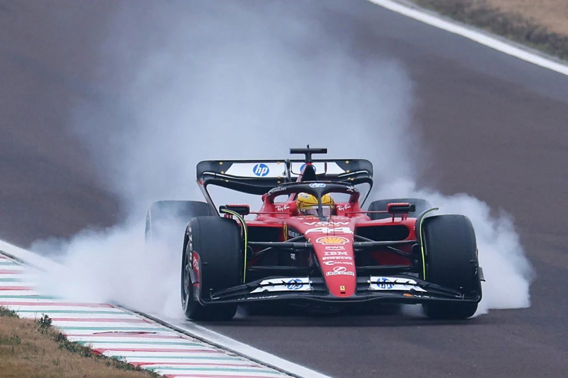 Lewis Hamilton lockup in testing