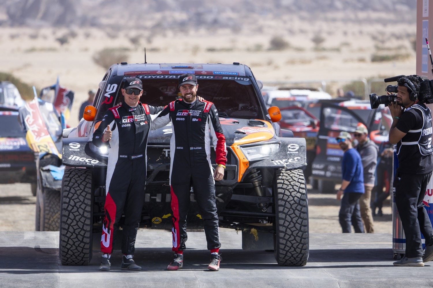 211 LATEGAN Henk (zag), CUMMINGS Brett (zaf), Toyota, Toyota Gazoo Racing, FIA W2RC, Ultimate, action at podium start during the Prologue of the Dakar 2025 on January 3, 2025 around Bisha, Saudi Arabia