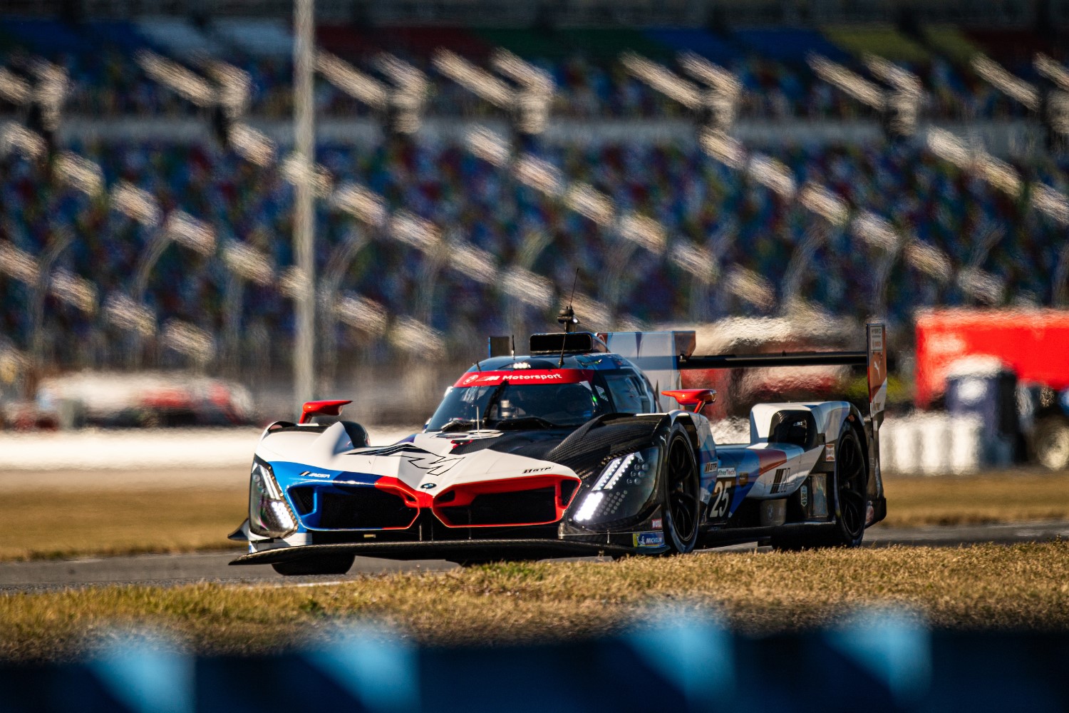 #25: BMW M Team RLL, BMW M Hybrid V8, GTP: Marco Wittmann, Sheldon van der Linde, Robin Frijns, Rene Rast