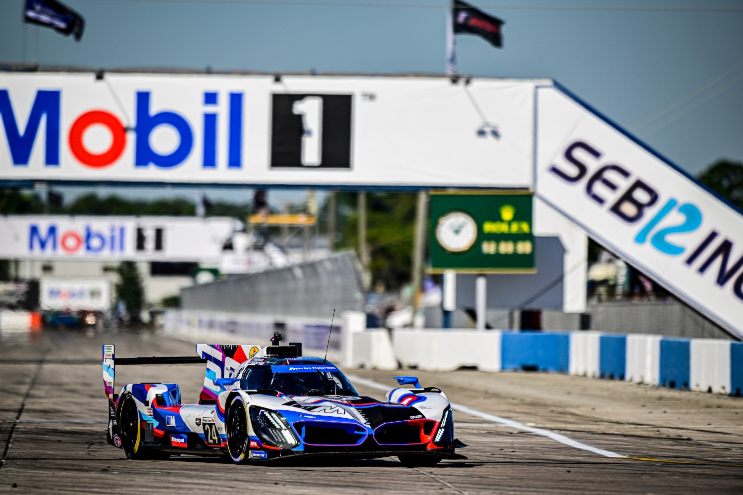 #24: BMW M Team RLL, BMW M Hybrid V8, GTP: Philipp Eng, Dries Vanthoor, Kevin Magnussen