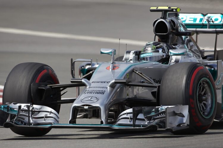 Rosberg beats Hamilton for Canadian GP pole