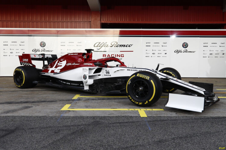 Hakkinen applauds Alfa Romeo for 2019 car