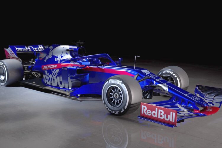 Toro Rosso launches STR14