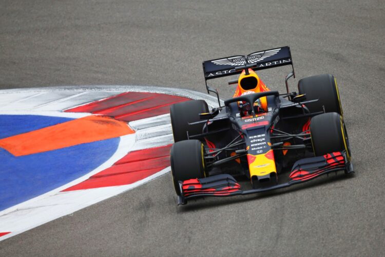 Sochi: Verstappen puts Red Bull on top in Practice 2