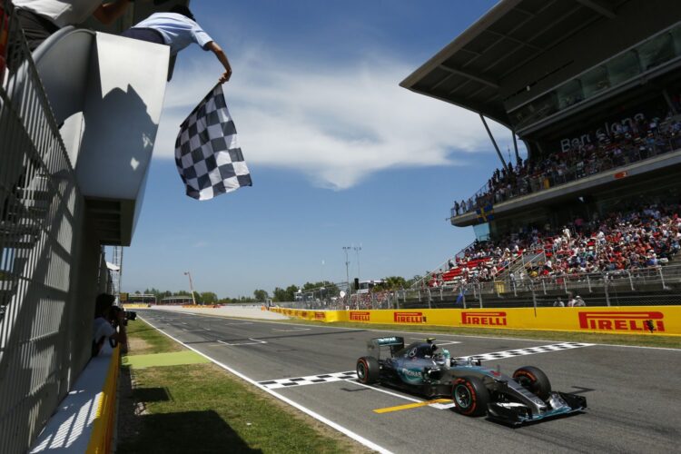 Rosberg leads Mercedes 1-2 in Barcelona