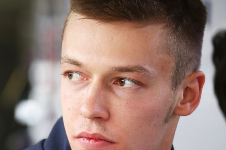 Daniil Kvyat blames lemon Renault engine for poor qualifying