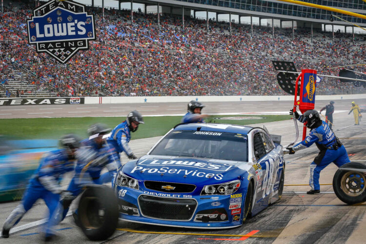 NASCAR Tire changers more likely to suffer injuries