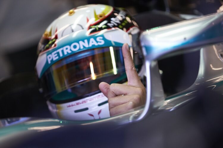 USGP: Hamilton and Rosberg 1-2 in a waltz