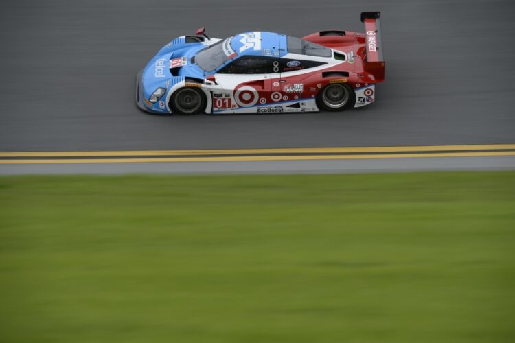 Hand to team with Pruett in #01 Ganassi Ford