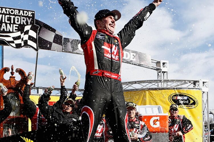 Kurt Busch edges Johnson at Martinsville