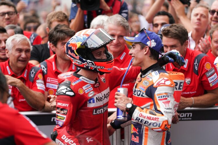 Dovizioso stuns Marquez on final corner