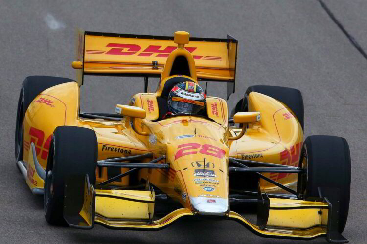 Hunter-Reay steals one in Iowa