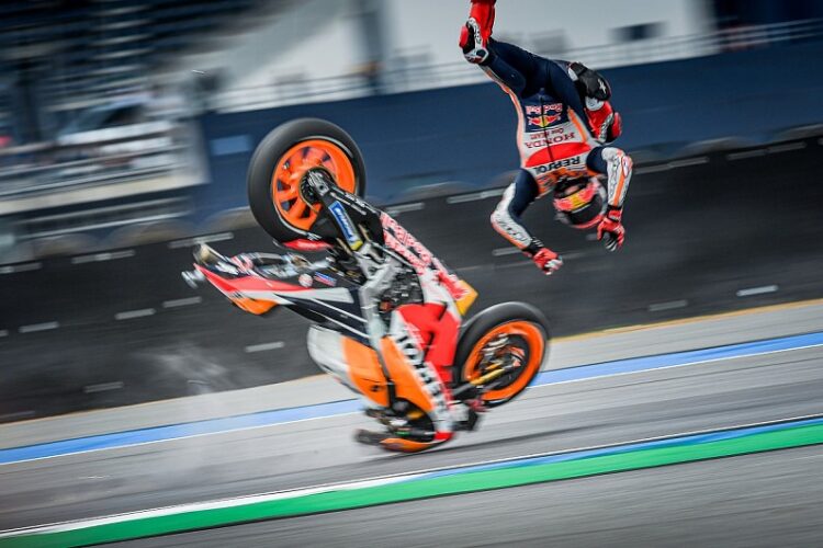 Marquez hospitalised after heavy Thailand MotoGP FP1 crash