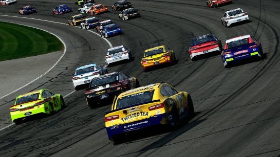 Auto Club Speedway announces five-wide salute to the fans