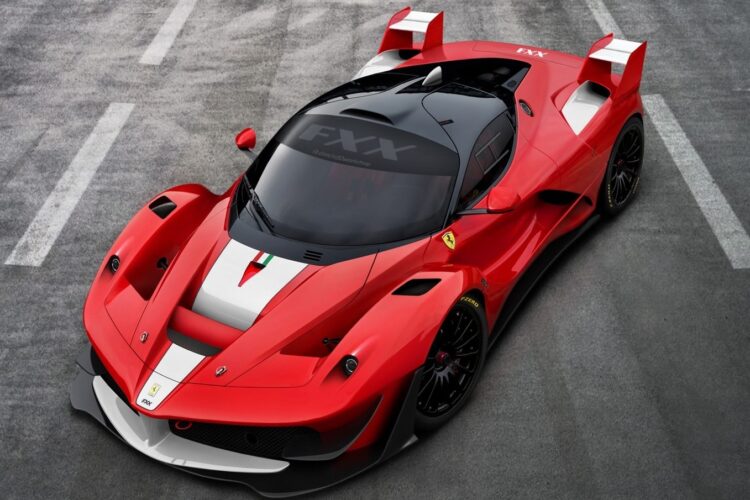 All Ferrari LaFerrari units for fire hazard