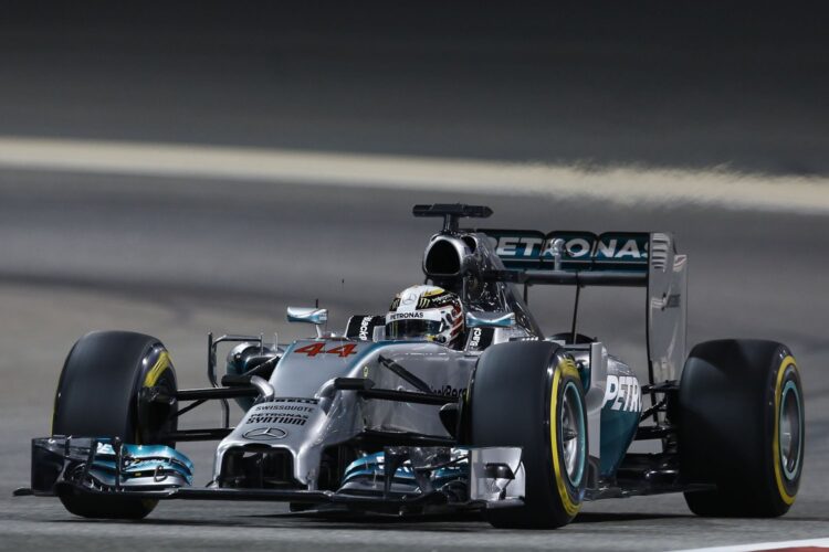 Hamilton holds off Rosberg in 1-2-3 Mercedes sweep