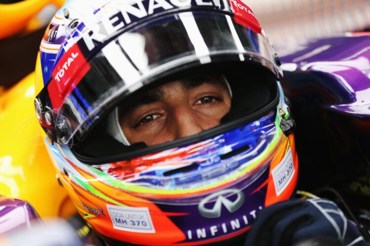 Ricciardo handed 10 place grid penalty