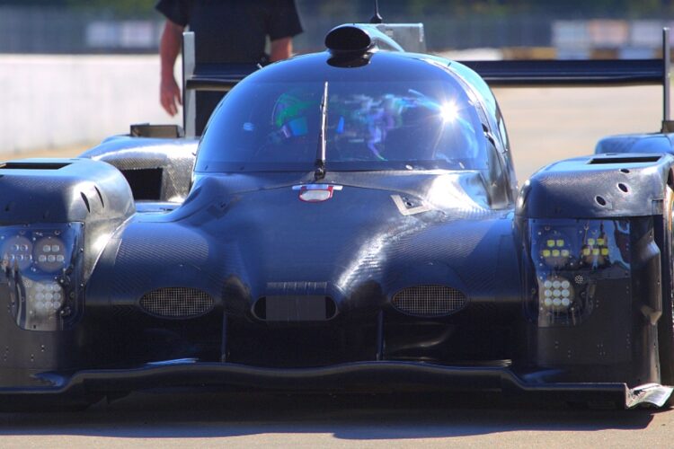 Tequila Patron ESM Runs First Laps in Honda ARX-04b prototype coupe