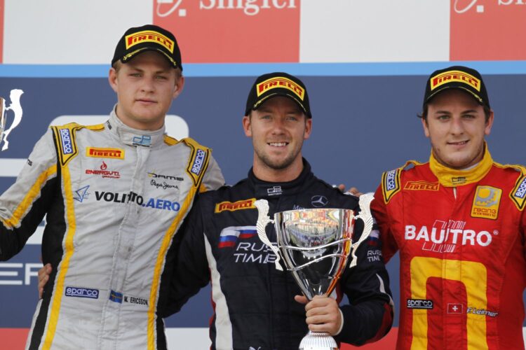 Bird cruises to Singapore GP2 sprint race win