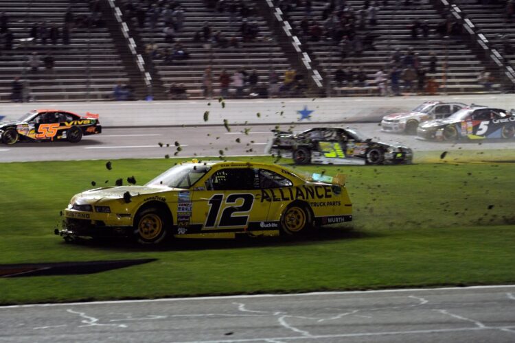 Hornish Could Have Title but No Ride at Seasonâ€™s End