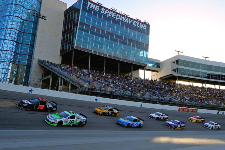 Duck Dynasty to sponsor NASCAR race at TMS