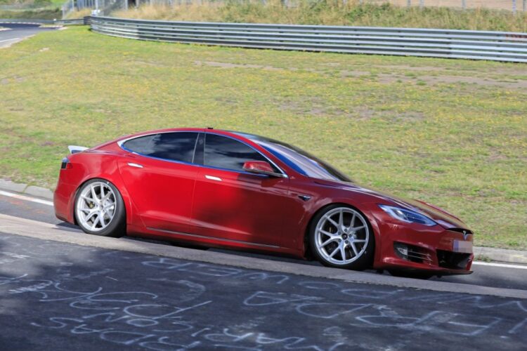 Tesla Model S Plaid will destroy the Porsche Taycan