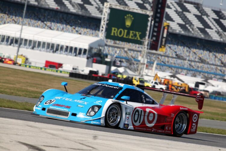 Pruett puts Ganassi BMW on pole for Rolex 24