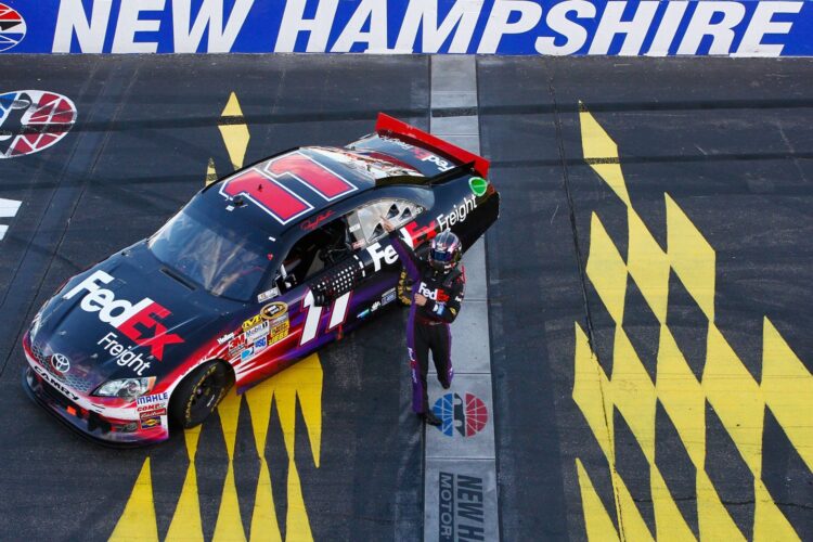 Hamlin dominates Sylvania 300 in Loudon