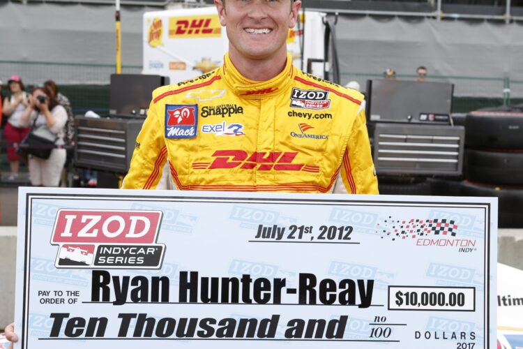 American Hunter-Reay wins pole for Edmonton Indy