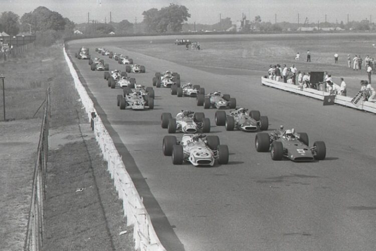 Video: Trenton Speedway 500 Mile Stock Car Race (1957)