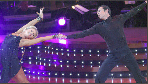 Helio “Cha Cha” Castroneves wows dancing judges