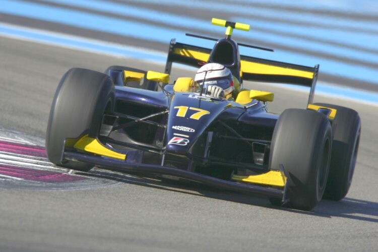 Zuber stays fastest in GP2 test